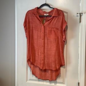 Beautiful Umgee coral top